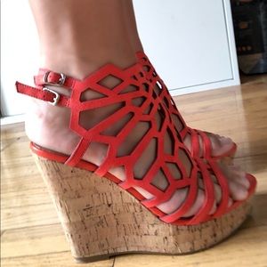 Coral/orange wedges